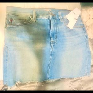 Size 27 HUDSEN LIGHT JEAN SKIRT NEVER WORN.